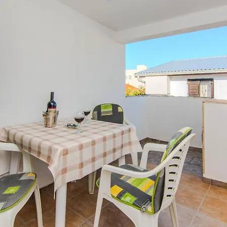 Appartamento By The Sea - 24608